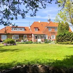 Langebjerg Pension & Spisested, Allinge åbningstider