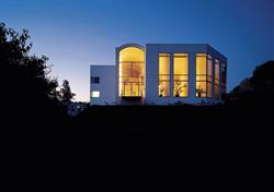 Trapholt. Museet for moderne billedkunst, kunsthåndværk, design og møbeldesign i Kolding (N) åbningstider