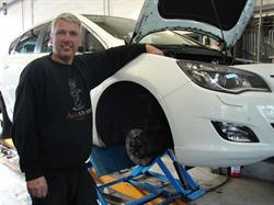 M. H. Larsen , Automester i Gørlev (Kr. Helsinge) åbningstider
