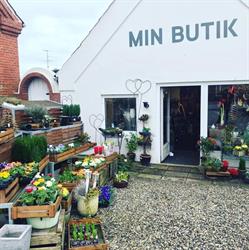 Min Butik, Auning åbningstider