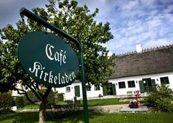 Cafe Kirkeladen, Mesinge åbningstider