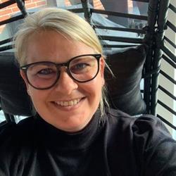 Anne-X V/ Anne Blichfeldt, Odder åbningstider