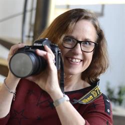 Fotograf Laila Stig Larsen i Odense (C) åbningstider