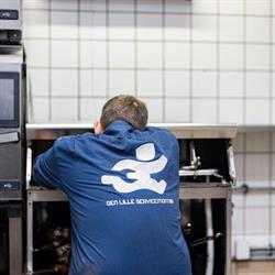 Den lille servicemontør, Dronninglund åbningstider