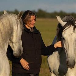 Blm Dyrlæge, Fanø åbningstider