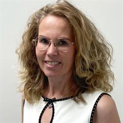 Outback Hairstyle, Engesvang åbningstider