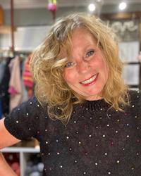 Henius Knitwear, Rønne åbningstider