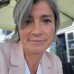 Joan Slotved, Aabybro åbningstider