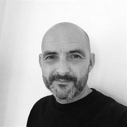 Tomas Guldsmed, Høng åbningstider