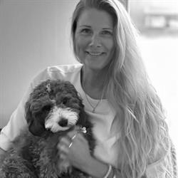 Thomsen og hund, Odder åbningstider