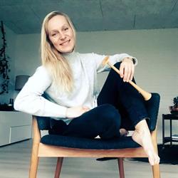 Simpel Fødsel, Svenstrup J åbningstider