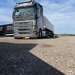 J Og L Transport, Stenlille åbningstider