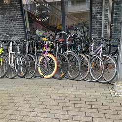 Den udkørende cykelsmed, Taastrup åbningstider