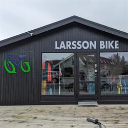Larsson Bike, Væggerløse åbningstider