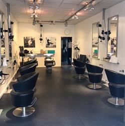 Cut' n Blow, frisør, København åbningstider