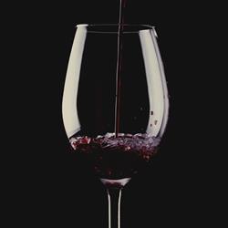 Vinspecialisten Stoltz, Hillerød åbningstider
