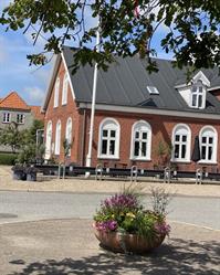 Henne Stations Kro, åbningstider