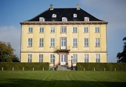 Næsseslottet ApS, Holte åbningstider