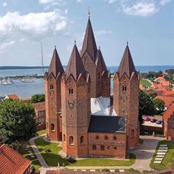 Vor Frue Kirke v Organist Margrethe Østergaard i Kalundborg (N) åbningstider