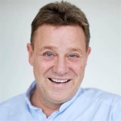 Kim Rasmussen, Kastrup åbningstider